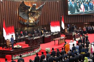 gaji DPR terbaru