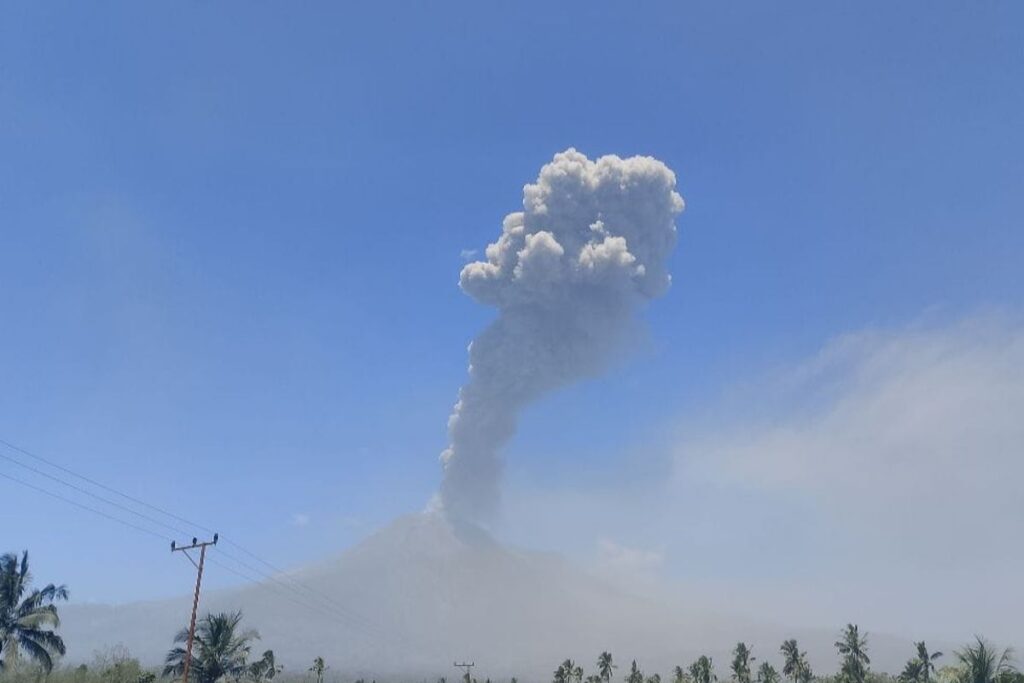 gunung lewotobi laki-laki-12