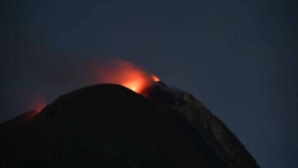 Gunung Lewotobi Laki-laki