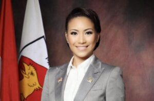 saraswati mundur dpr menpora