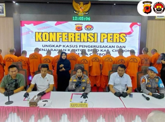 tersangka pembakaran DPRD cirebon (Dok Polresta Cirebon)