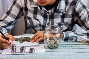 Ilustrasi Frugal Living (Freepik)