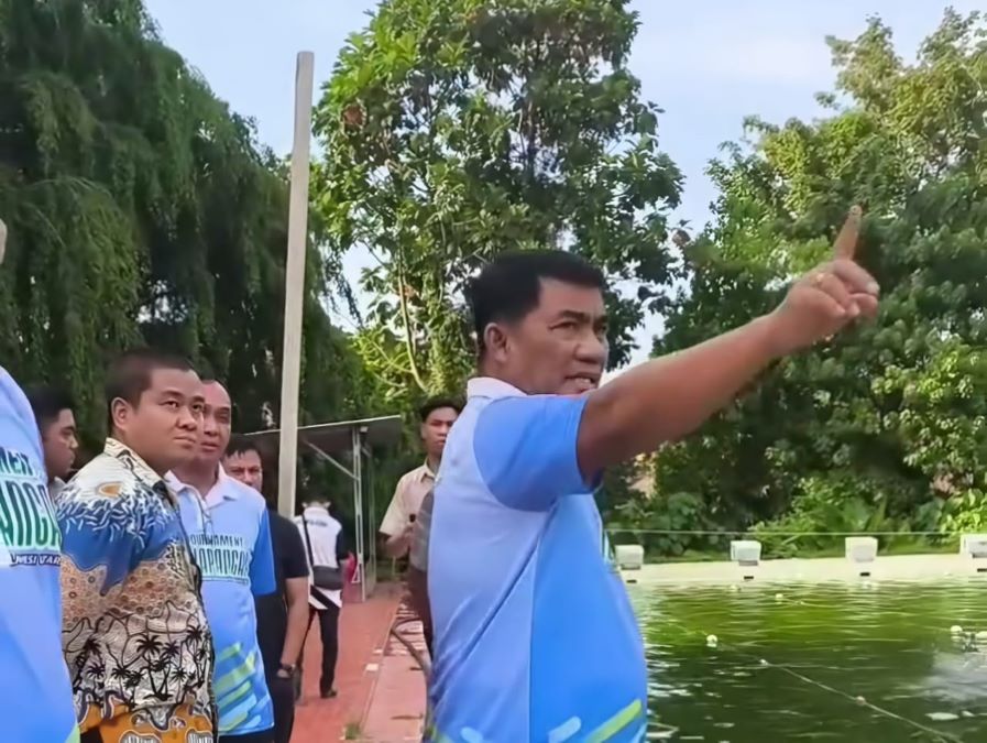 Kolam renang koni manado