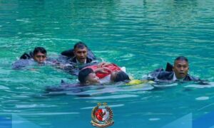 Paspampres lakukan latihan water rescue