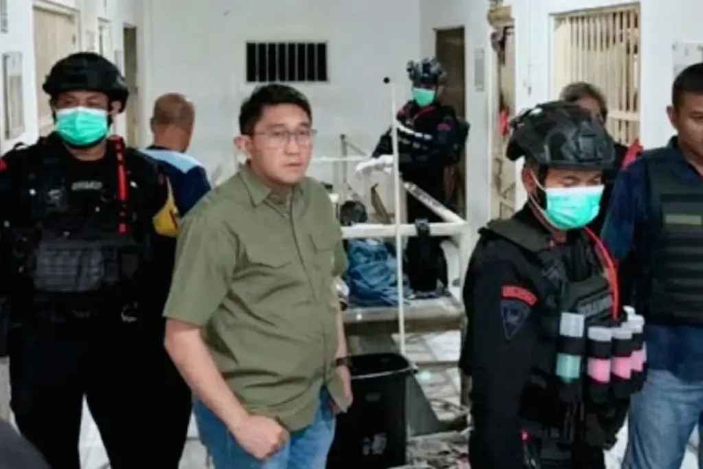 Puluhan Ponsel Ilegal Disita dari Kamar Napi di Lapas Karawang
