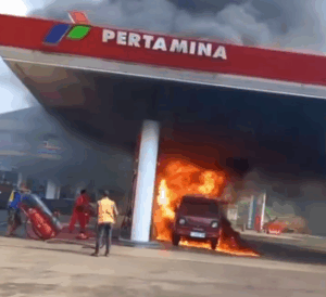 Mobil Terbakar saat Isi BBM di SPBU Kota Cimahi