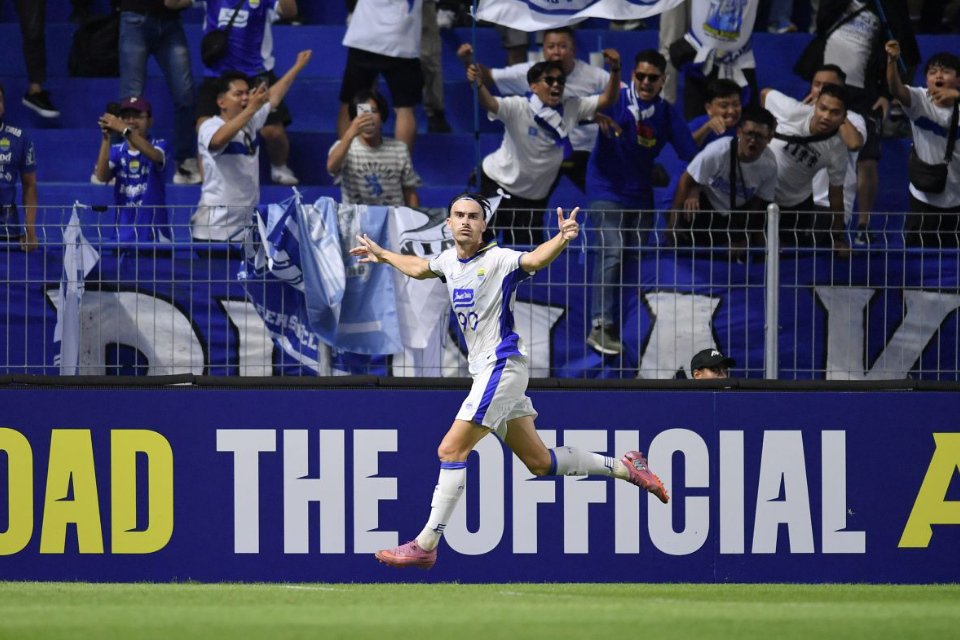Andrew Jung Soroti Peran Bobotoh Saat Bertandang ke Thailand