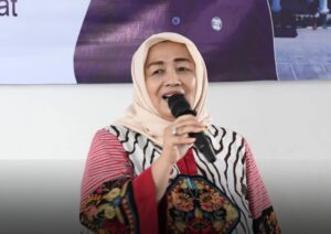 Euis Ida Wartiah Ajak Generasi Muda Cinta Batik