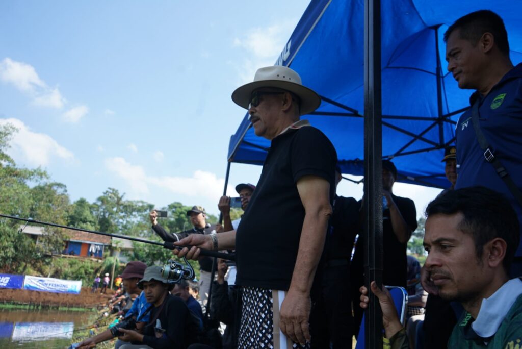 Silaturahmi Hangat Legenda Persib di Acara Fun Fishing