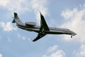 kpu pakai jet pribadi