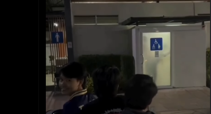toilet umum prioritas viral