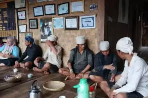 warga baduy tolak polisi