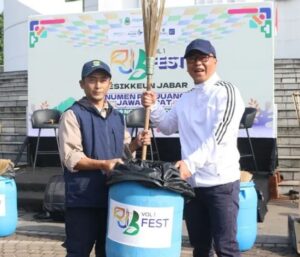 Pra-Event 2 Resikkeun Jabar Festival, Gotong Royong Ciptakan Lingkungan Asri di Monumen Perjuangan Rakyat