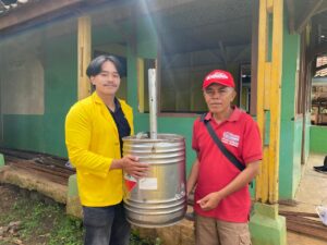 Bhakti adalah seorang mahasiswa di Universitas Kenchana