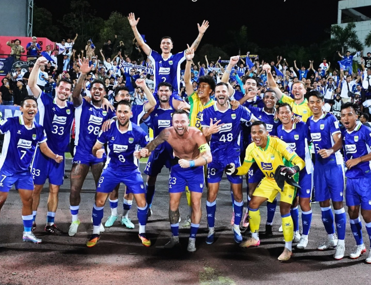 Persib di Jalur Emas Menuju Puncak