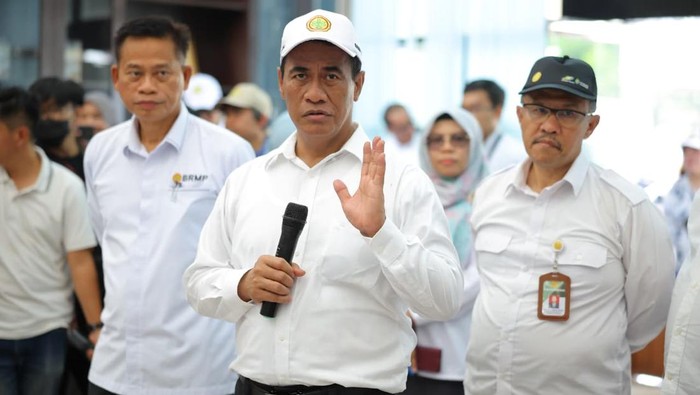 mentan pecat pejabat subang