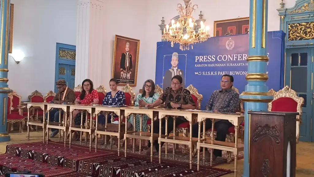 pelantikan raja surakarta