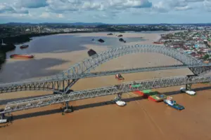 Kapal Penyeberangan Tradisional Tenggelamdi Sungai Mahakam