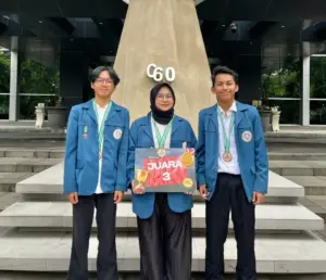Mahasiswa UNAIR Raih Juara III JurnalFest 2025