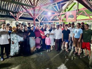 Christin Novalia Simanjuntak Bantu Warga Terdampak Banjir di Cikarang Timur Kabupaten Bekasi