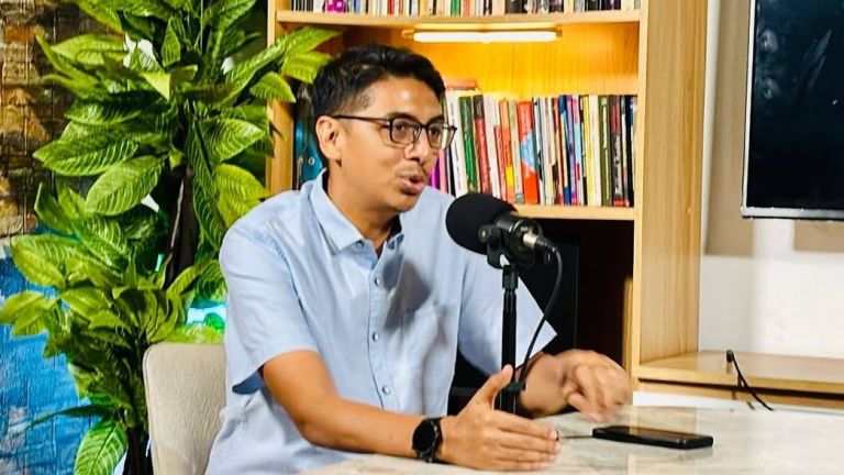 Zainal Arifin Mochtar Diteror