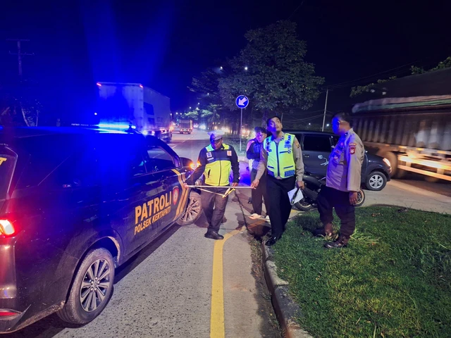 Mobil Patroli Polisi tabrak pemotor