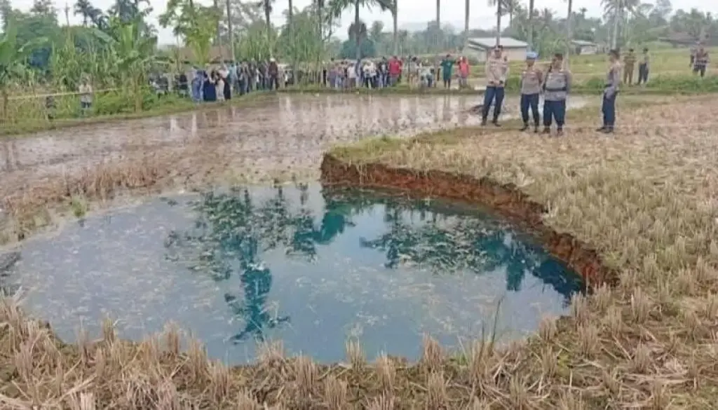 sinkhole Sumatera Barat
