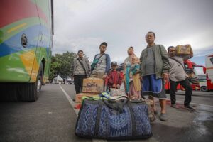 Imbauan Simpatik di Pintu Kedatangan, Farhan Pendatang ke Kota Bandung Harus Terdata