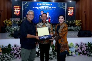 Perpisahan Kapolrestabes Bandung, Farhan Apresiasi Pengabdian Kombes Pol Budi Sartono
