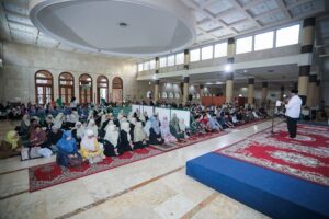 Safari Ramadan di Masjid Agung Bandung, Ustaz Suherman Ajak Jemaah Perbanyak Zikir