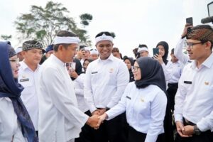 Ambil Sumpah 720 ASN di Pedesaan, KDM Tekankan Pentingnya Layani Masyarakat Hingga ke Pelosok