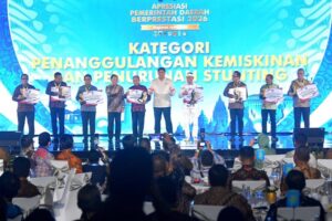 Pemprov Jabar Raih Penghargaan Pemda Terbaik Penggulangan Kemiskinan dan Penurunan Stunting